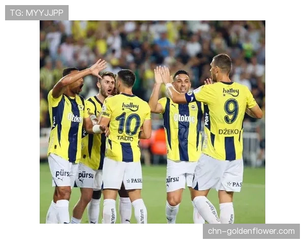 主队球迷在0-3落后时大规模提前退场